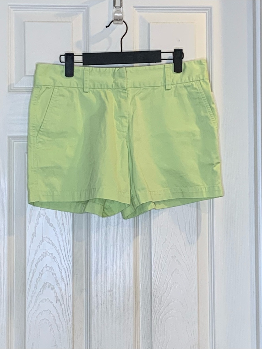Vineyard Vines Light Lime Shorts Size 6